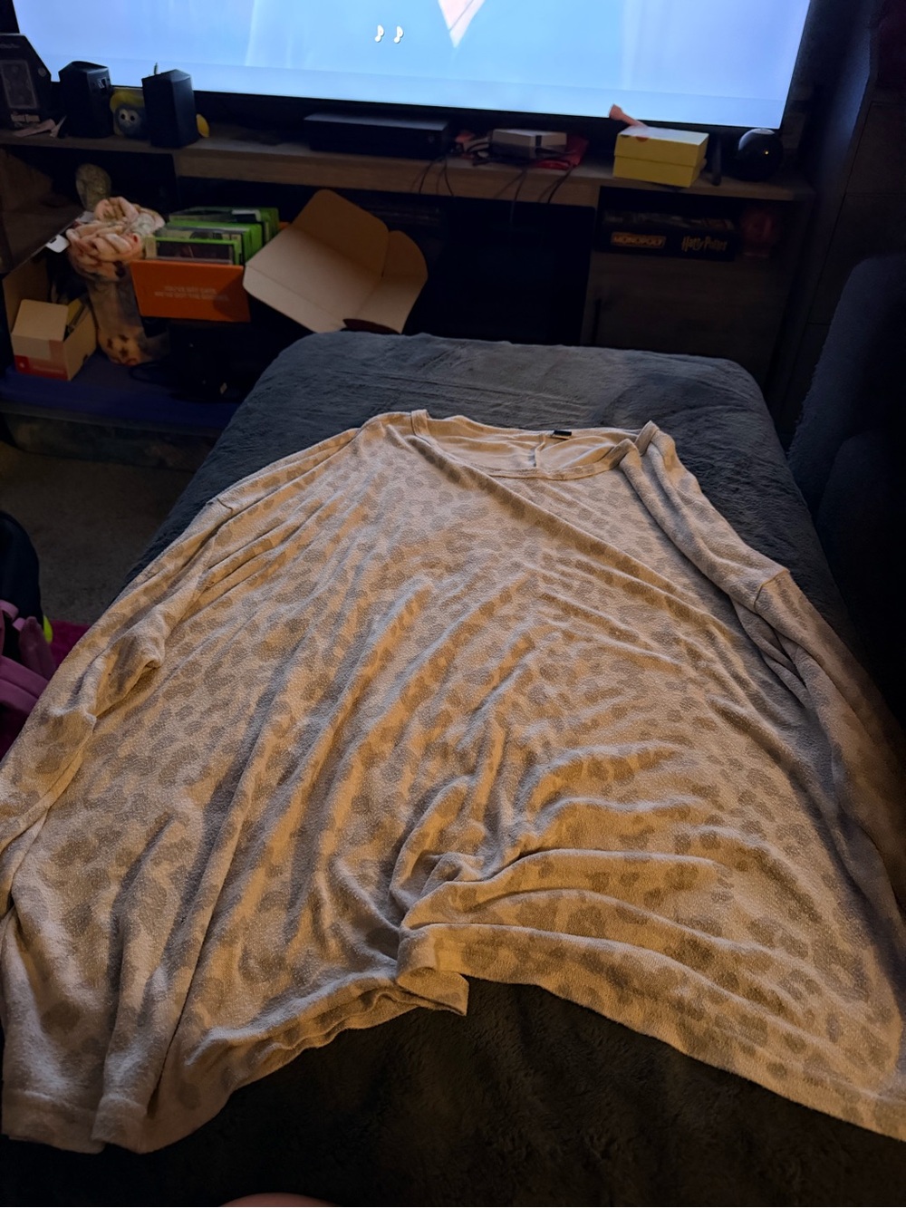 Old Navy Light Gray Leopard-Print Long Sleeve Top
